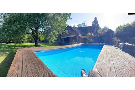 Zweifamilien Traumhaus mit Pool & Kamin & FitnessStudio - Krummesse