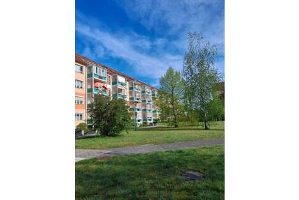Bequem nach oben - 75.000,00&nbsp;EUR Kaufpreis, ca.&nbsp; 77,00&nbsp;m&sup2;&nbsp;Wohnfl&auml;che in Hoyerswerda (PLZ: 02977)