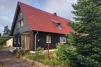 Doppelhaushälfte mit Grundstück und Doppelgarage in Ludwigsfelde