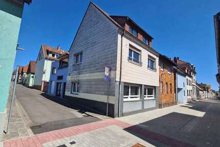 Haus zum Kaufen in Kaiserslautern 299.000,00 € 229 m²
