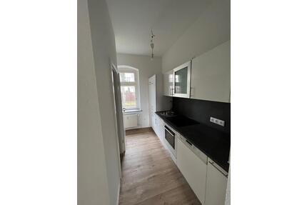 Charmante 1-Zimmer-Erdgeschosswohnung mit Parkblick und EBK - Hohenstein-Ernstthal