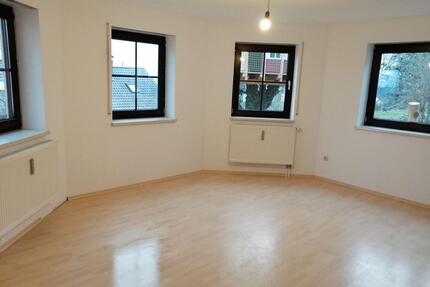 Helle 4-Zimmer-Wohnung (122 m²) – optional möbliert - Gädheim