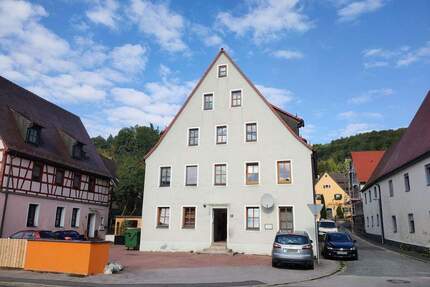Charmante 2-3-Zimmer-Mansardenwohnung in idyllischer Lage - Pommelsbrunn Eschenbach