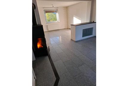 Schönes ruhig gelegenes HausWohnung - Üttfeld