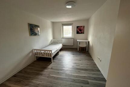 WG Zimmer in Tuttlingen - 530,00&nbsp;EUR Kaltmiete, ca.&nbsp; 15,00&nbsp;m&sup2; in Tuttlingen (PLZ: 78532)