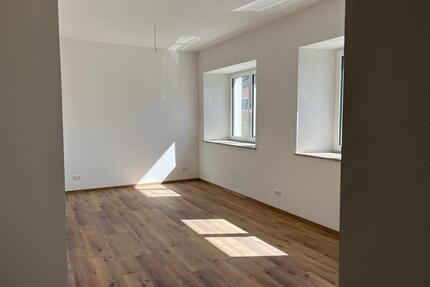 2-Zimmer Wohnung WG 0.8 - 620,00&nbsp;EUR Kaltmiete, ca.&nbsp; 56,00&nbsp;m&sup2; in Moos (PLZ: 94554)