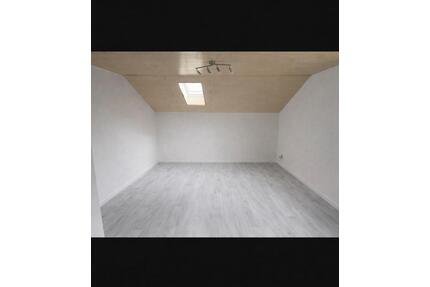 Schöne DG-Wohnung in ruhiger Lage Espa - Langgöns