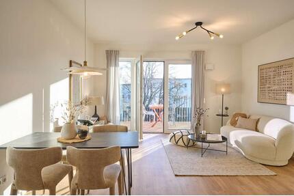 Cosmo Berlin - große 2 Zimmer im Weitlingkiez mit Einbauküche und Duschbad ab sofort verfügbar