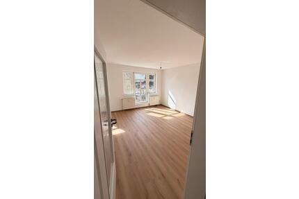 Renovierte Einraumwohnung mit neuer Einbauküche in Tanna