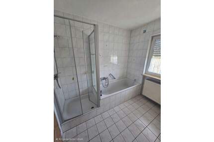 Helle 2-Zimmer-Wohnung mit Balkon in Roth – Ideal für Singles und Paare