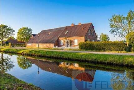Kleinod zum Wachküssen mit Idylle pur: Fehnhaus direkt am Wasser mit Scheune, Garage & großem Garten - Großefehn / Mittegroßefehn