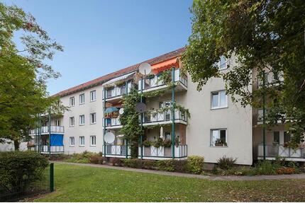 Schöne 2-Zimmer-Wohnung mit Tagslichtbad und Balkon - Hannover Herrenhausen-Stöcken
