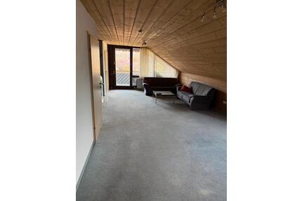 Hochwertig möblierte 80 m² Dachwohnung mit Balkon – Bretzfeld