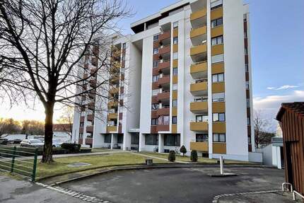 Bezugsfreie 3 Zi.- Wohnung mit 2 Balkonen - Augsburg Lechhausen