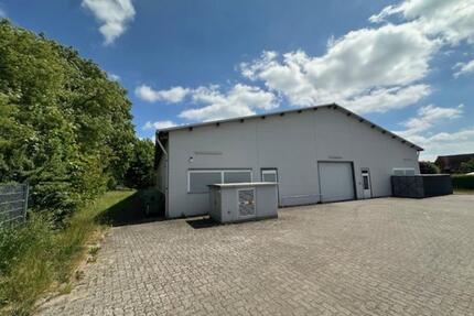 Brüsewitz - ab ca. 200 m² ; 2 tagesbelichtete und beheizte Hallen zu vermieten