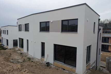 Haus zum Kaufen in Deggendorf 599.900,00 € 140.81 m²