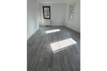 Drei-Zimmer-Wohnung - 670,00&nbsp;EUR Kaltmiete, ca.&nbsp; 56,00&nbsp;m&sup2; in Ohmden (PLZ: 73275)