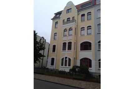 3 Zi DG-Whg, Balkon, renoviert, 90 qm im Jugendstil-Haus - Neumünster