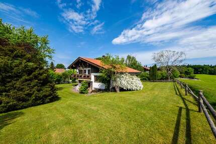 Haus zum Kaufen in Waakirchen 1.980.000,00 € 254 m²