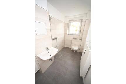 Erdgeschosswohnung mit ebenerdiger Dusche und Balkon - Eisleben (Lutherstadt)