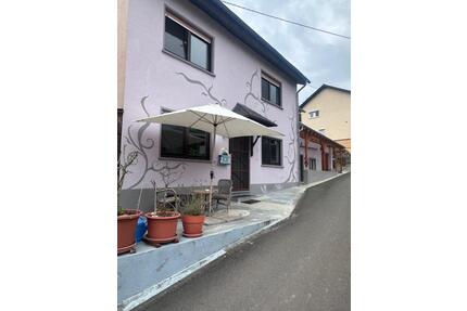 Renoviertes, ruhig gelegenes Einfamilienhaus mit schönem Anbau - Waldböckelheim