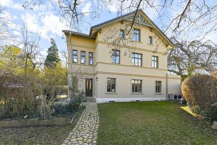 Haus zum Kaufen in Hamburg 3.850.000,00 € 380.16 m²