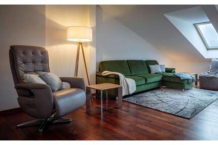 Möblierte Dachgeschosswohnung mit Fahrstuhl mitten in der Hauptstadt - Berlin