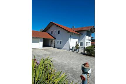 Große helle Maisonette-Wohnung in Zweifamilienhaus - Haarbach