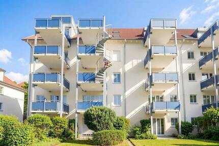 +++ An der Weißen Elster! Modernisierte 2-Zimmer-Wohung mit TG-Stellplatz und großem Balkon! +++ - Leipzig Schleußig