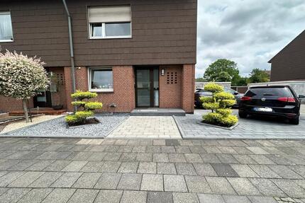 Großzügiges Reihenendhaus mit Garten, Garage & Kamin – 6 Zimmer – - Duisburg Rheinhausen