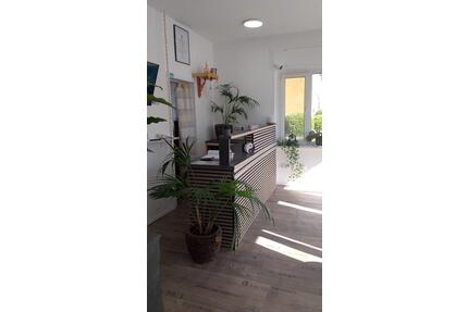 Frisörladen zur Miete - 1.050,00&nbsp;EUR Kaltmiete, ca.&nbsp; 65,00&nbsp;m&sup2; in Landau in der Pfalz (PLZ: 76829)