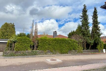 Freistehender Bungalow in Feucht-Ost