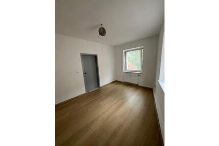 Frisch sanierte 4-Zimmer-Wohnung in GE-Rotthausen – Nähe Park - Gelsenkirchen