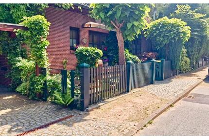 VON PRIVAT - exklusives Friesenhaus mit Wintergarten+Gastbereich - Hamburg Eidelstedt