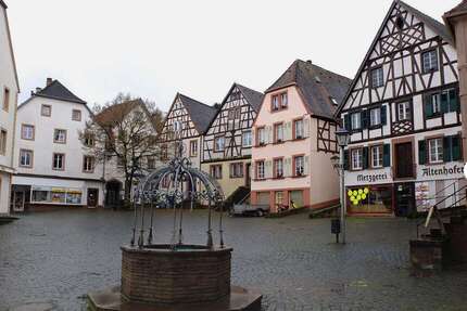 Haus zum Kaufen in Ottweiler 119.000,00 € 135 m²