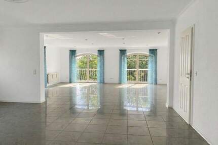 Großzügige Wohnung mit Garten! - 1.800,00&nbsp;EUR Kaltmiete, ca.&nbsp; 265,00&nbsp;m&sup2;&nbsp;Wohnfl&auml;che in Höringen (PLZ: 67724)