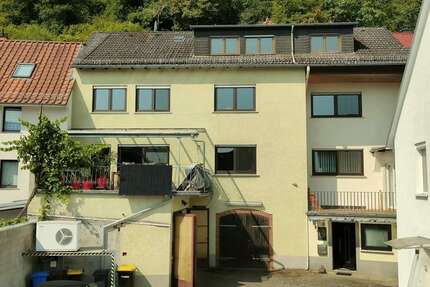 Haus zum Kaufen in Eltville am Rhein 680.000,00 € 310 m²