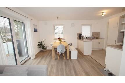 Moderne 3 Zimmer-Wohnung mit Balkon und Einbauküche - Straubing