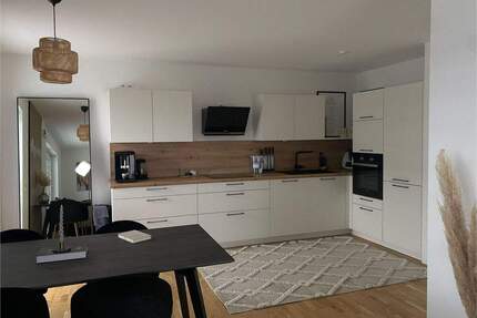 Wohlfühlwohnen in Nittendorf - 1.050,00&nbsp;EUR Kaltmiete, ca.&nbsp; 88,00&nbsp;m&sup2;&nbsp;Wohnfl&auml;che in Nittendorf (PLZ: 93152) Pollenried