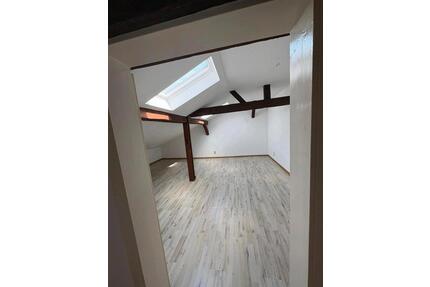 Gemütliche Dachgeschosswohnung - 285,00&nbsp;EUR Kaltmiete, ca.&nbsp; 60,00&nbsp;m&sup2; in Mühlhausen (Thüringen) (PLZ: 99974)