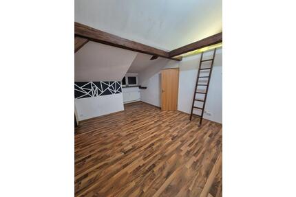 2 Zimmer-Wohnung DG - 390,00&nbsp;EUR Kaltmiete, ca.&nbsp; 43,00&nbsp;m&sup2; in Uehlfeld (PLZ: 91486)