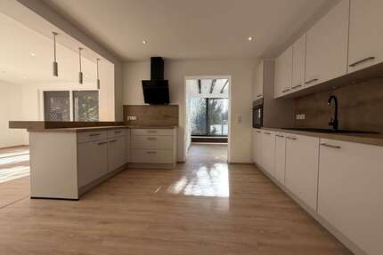 Wohnung zum Kaufen in Langenhagen 418.000,00 € 120.42 m²