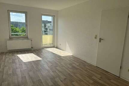 Wohnung zum Mieten in Dessau-Roßlau 405,00 € 57.43 m²