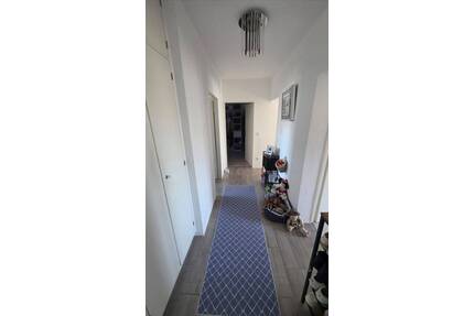 3 ZKBB in gepflegtem Mehrfamilienhaus mit schöner Sonnenloggia - PKW Stellplatz oder Carport möglich - Aarbergen Kettenbach