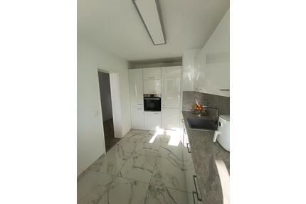 2 Zimmer Wohnung - 1.300,00&nbsp;EUR Kaltmiete, ca.&nbsp; 65,00&nbsp;m&sup2; in Gärtringen (PLZ: 71116)