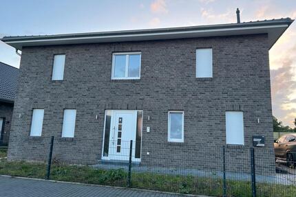 Haus zur Miete - 2.500,00&nbsp;EUR Kaltmiete, ca.&nbsp; 180,00&nbsp;m&sup2; in Brokstedt (PLZ: 24616)
