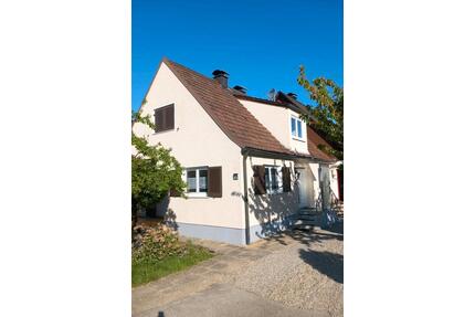 Nettes Häuschen - 750,00&nbsp;EUR Kaltmiete, ca.&nbsp; 70,00&nbsp;m&sup2; in Karlskron (PLZ: 85123)