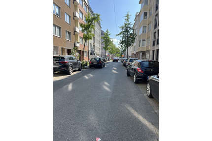 Haus zum Kaufen in Düsseldorf 2.150.000,00 € 672 m²