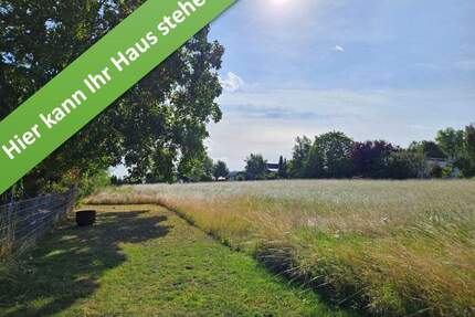 Familienleben auf einer Ebene im kommenden Baugebiet in Klein Vahlberg.