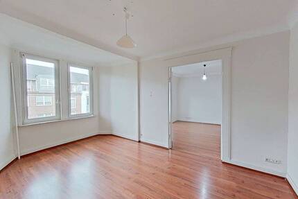 Intelligent geschnittene 3-Zimmer-Wohnung mit EBK und BALKON im Zentrum von Neumünster